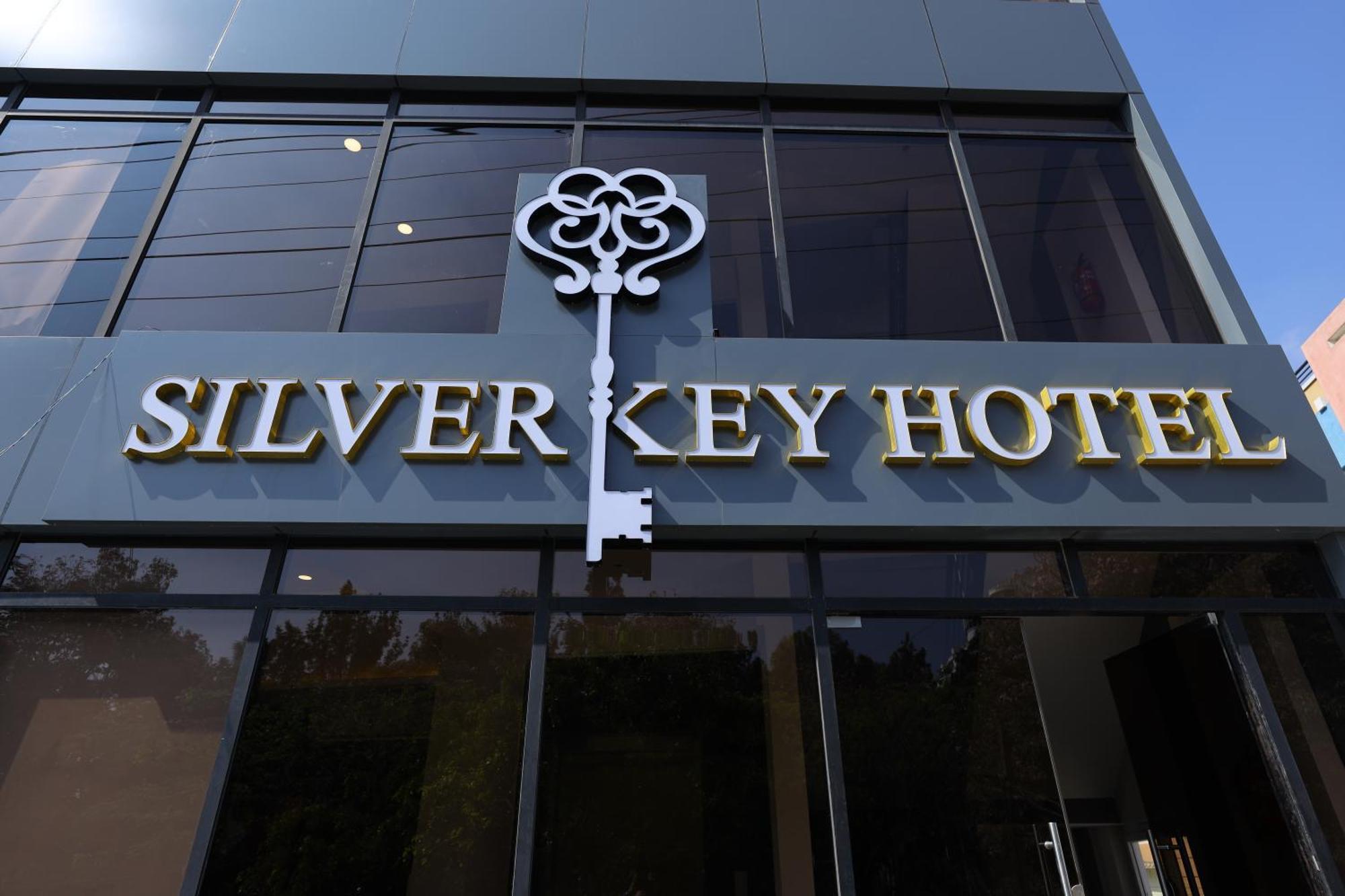 Silverkey Hotel Yelahanka Bangalore Eksteriør bilde